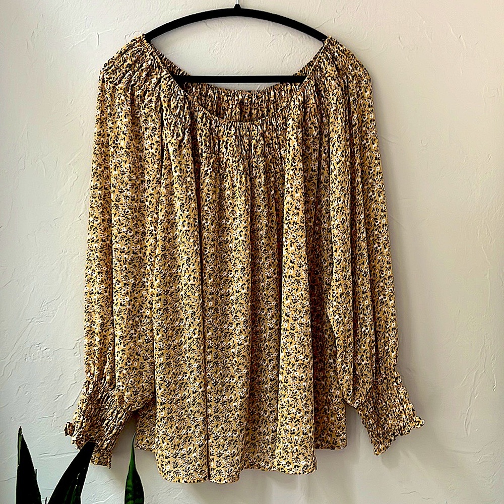 3/$30 KORI AMERICA OFF SHOULDER GOLD FLORAL BLOUSE TOP M